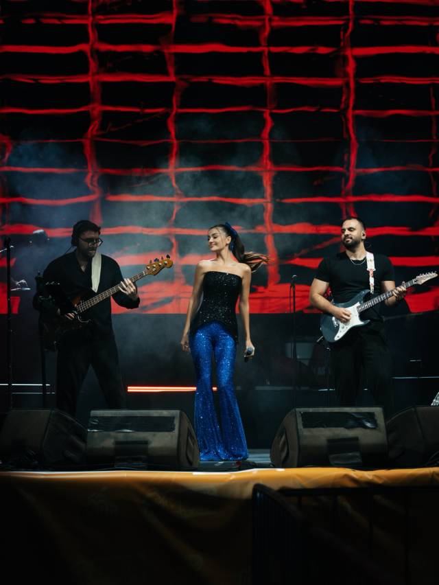 Sahneye çıkan Elif Buse Doğan şaştı kaldı: Millet nerede?... 3
