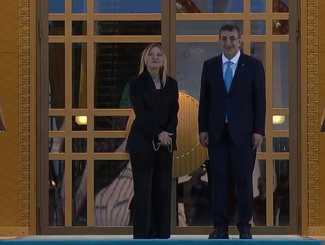 Meloni Trump'tan köşe bucak kaçtı: NATO Zirvesi öncesi Erdoğan'dan bakın ne rica etmiş? 3