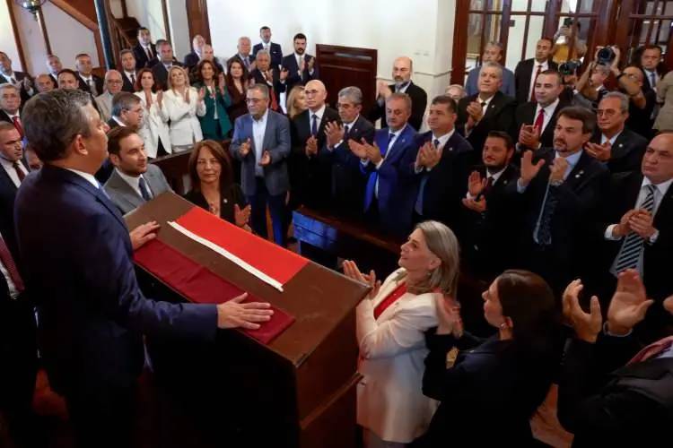 Özgür Özel'in kurduğu Yeni Parti'nin PM'den sonra A takımı (MYK)'sı belli oldu 14