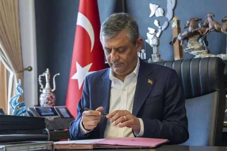 Özgür Özel'in kurduğu Yeni Parti'nin PM'den sonra A takımı (MYK)'sı belli oldu 15