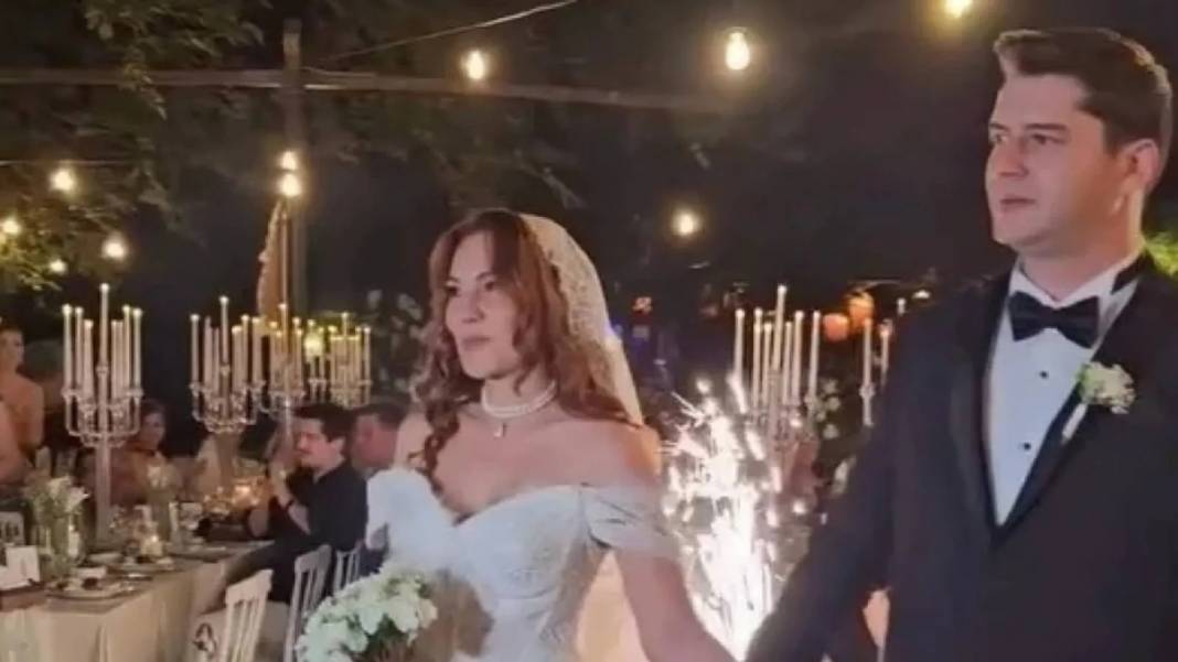 Ümit Besen uçağı kaçınca kızı Ezgi Besen'in nikahına yetişemedi! 5