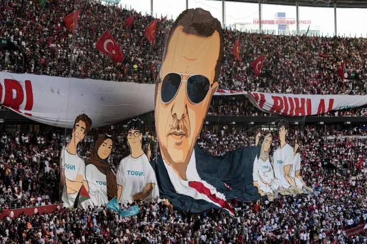 TÜGVA Yaz Okulu Finali'nde Cumhurbaşkanı Erdoğan'a jest: RAMS Park'ta koreografi şöleni! 2