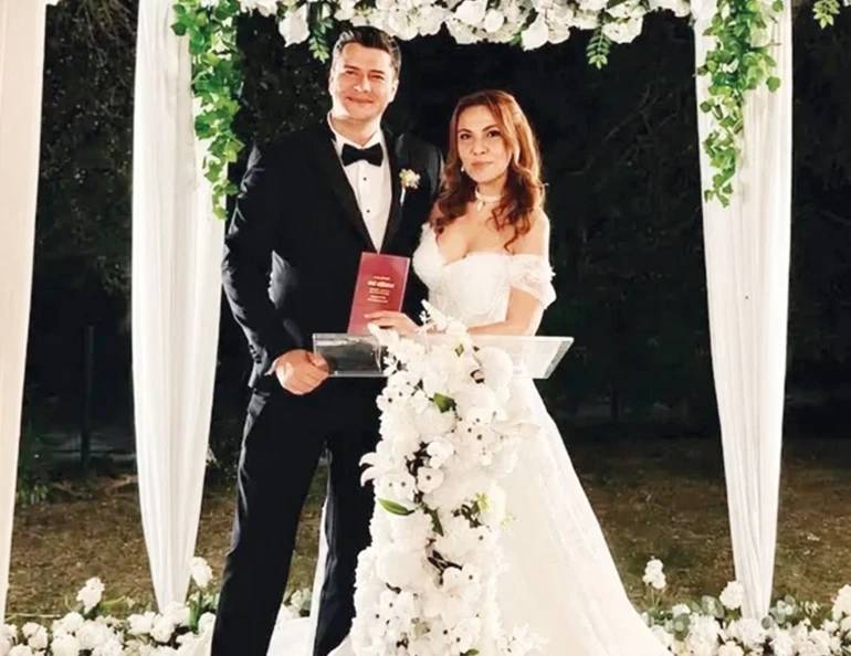 Ümit Besen uçağı kaçınca kızı Ezgi Besen'in nikahına yetişemedi! 7