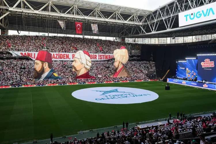 TÜGVA Yaz Okulu Finali'nde Cumhurbaşkanı Erdoğan'a jest: RAMS Park'ta koreografi şöleni! 4