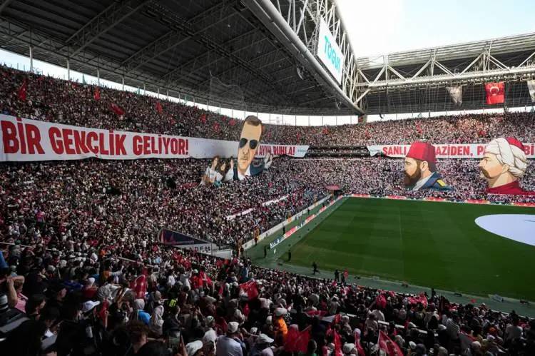 TÜGVA Yaz Okulu Finali'nde Cumhurbaşkanı Erdoğan'a jest: RAMS Park'ta koreografi şöleni! 5