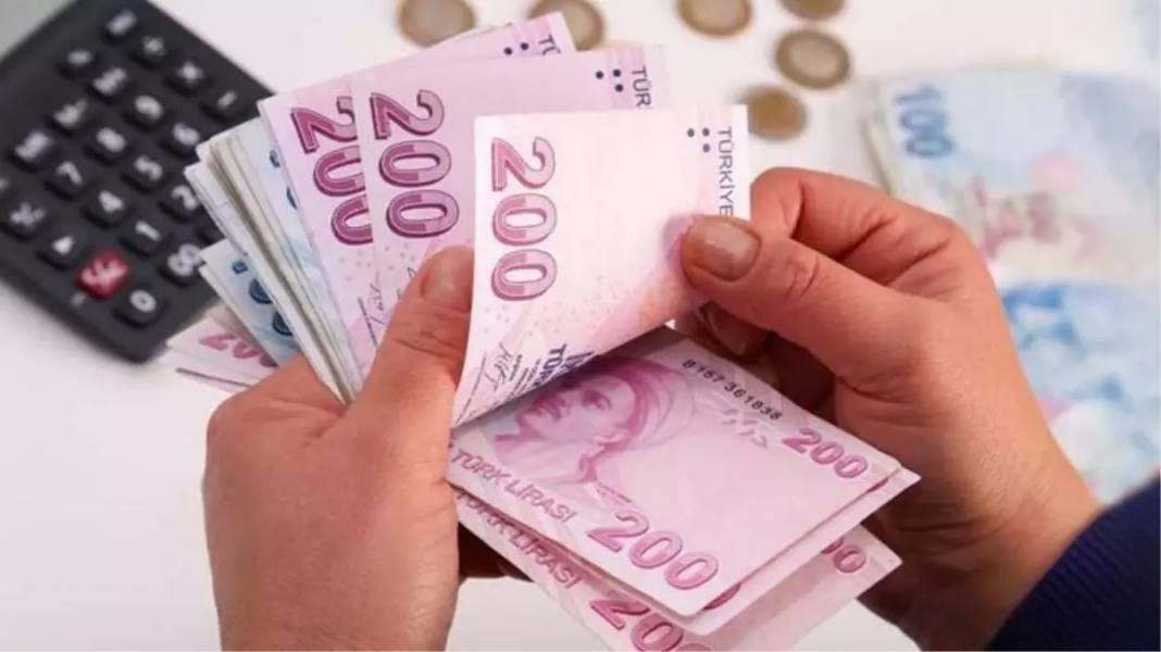 Emekliler dört gözle bekliyordu: Fark ödemeleri hesaplara yatırıldı! 3