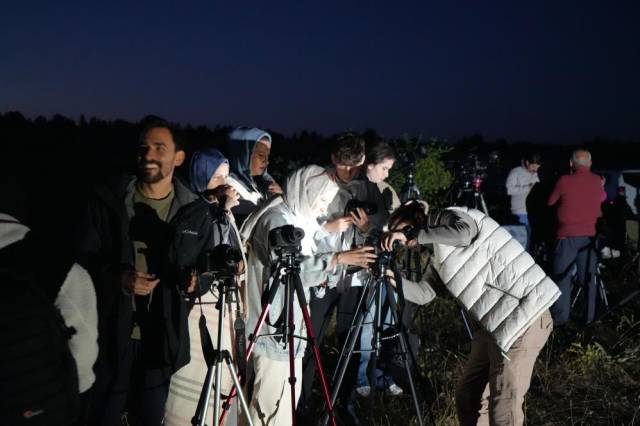 Perseid meteor şöleni: Binlerce kişi izledi, Trafik kilitlendi, kilometrelerce yürüdüler... 1