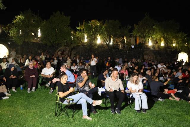 Perseid meteor şöleni: Binlerce kişi izledi, Trafik kilitlendi, kilometrelerce yürüdüler... 9