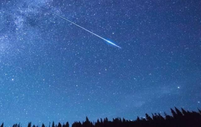 Perseid meteor şöleni: Binlerce kişi izledi, Trafik kilitlendi, kilometrelerce yürüdüler... 6