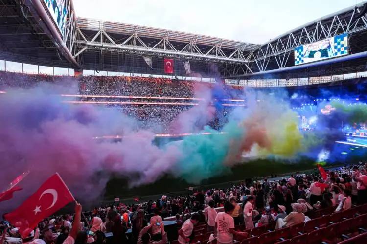 TÜGVA Yaz Okulu Finali'nde Cumhurbaşkanı Erdoğan'a jest: RAMS Park'ta koreografi şöleni! 14