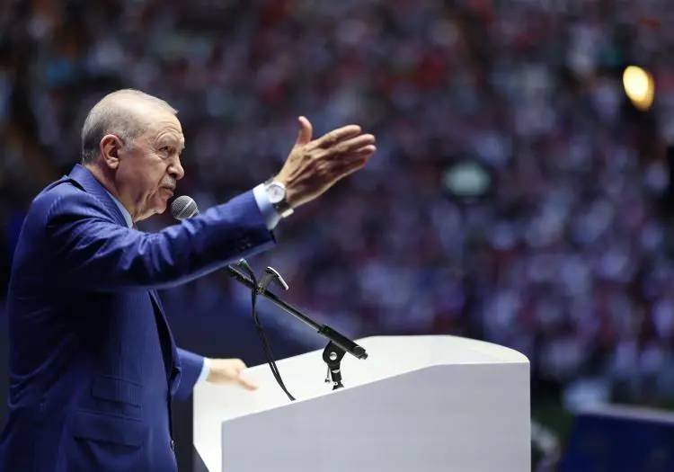 TÜGVA Yaz Okulu Finali'nde Cumhurbaşkanı Erdoğan'a jest: RAMS Park'ta koreografi şöleni! 15