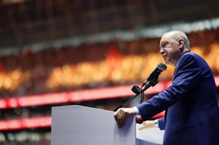 TÜGVA Yaz Okulu Finali'nde Cumhurbaşkanı Erdoğan'a jest: RAMS Park'ta koreografi şöleni! 12