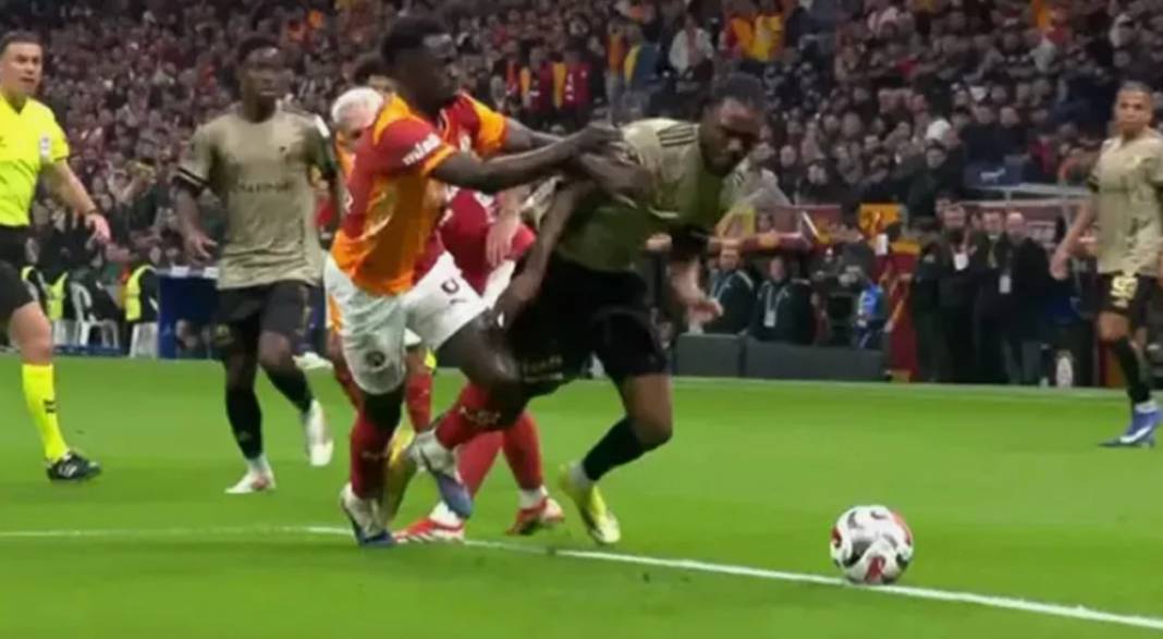 Ünlü yorumcuları tek taraf etti: Galatasaray'ın iptal edilen golünde karar doğru mu? 6