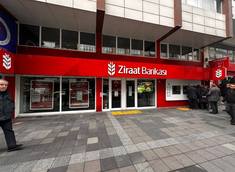Bankalar yarışta, kesenin ağzı açıldı! Emekliler için son 8 gün 13