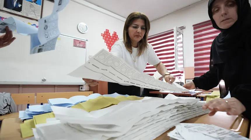 Son ankette şaşırtıcı sonuç! Ne AK Parti ne CHP ne de Yeni Parti, ilk sırada bakın kim var? 3