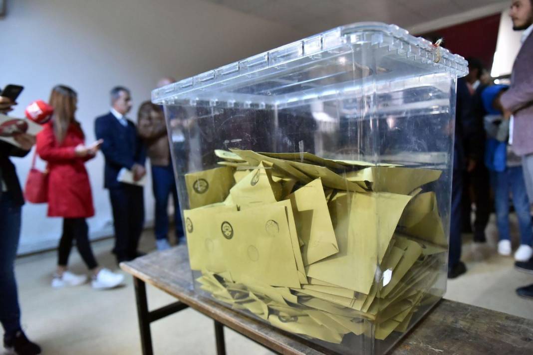 Son ankette şaşırtıcı sonuç! Ne AK Parti ne CHP ne de Yeni Parti, ilk sırada bakın kim var? 4