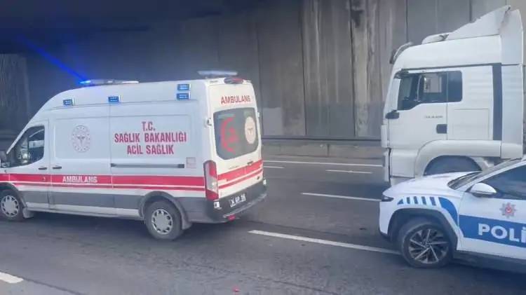 Bağcılar'da hareketli dakikalar: Meydana gelen zincirleme kazada yaralananlar var! 6