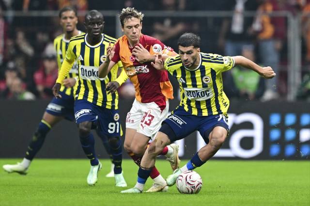 Galatasaray-Fenerbahçe derbisindeki olay görüntülere dünya basınından ağır eleştiri: "Utanç verici sahne, Vahşi Batı sahneleri" 5