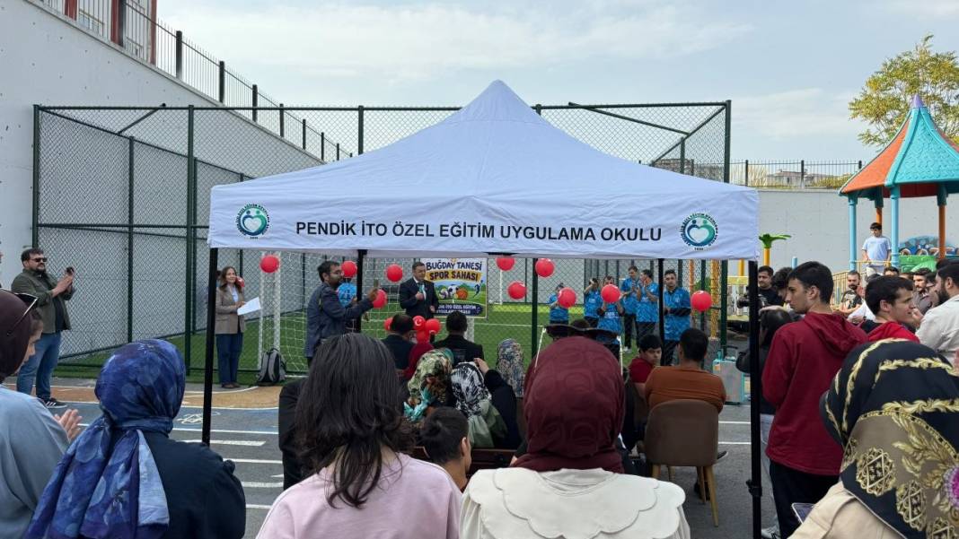 Milletvekili Serkan Bayram’dan Özel Öğrencilere Anlamlı Destek: Buğday Tanesi Halı Sahası Açıldı 7