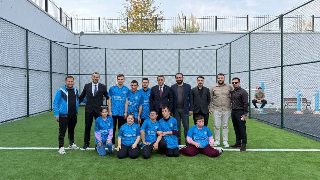 Milletvekili Serkan Bayram’dan Özel Öğrencilere Anlamlı Destek: Buğday Tanesi Halı Sahası Açıldı 11