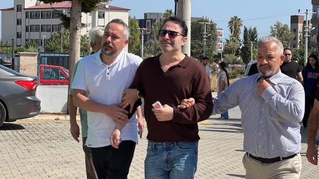 Şarkıcı Atilla Taş kızına gözyaşlarıyla beraber veda etti 5