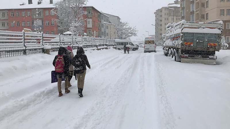 Yarın hangi illerde okullar tatil edildi? İşte 14 Şubat'ta kar tatili olan il ve ilçeler... 10