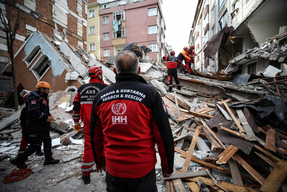 Bahçelievler'de çöken binadan görüntüler... 7