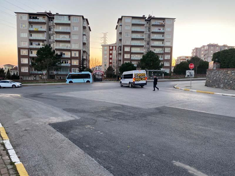 Pendik'te korkunç kaza! 11 yaşındaki çocuk servis minibüsünün altında kaldı 2