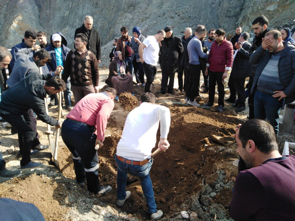 Hastanenin morgunda  cenazeler karıştı! Mezardan çıkarılıp tekrar defnedildi 4