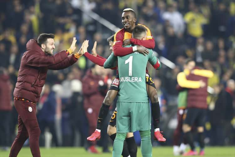 Fenerbahçe - Galatasaray maçı sonrası sosyal medya yıkıldı 7