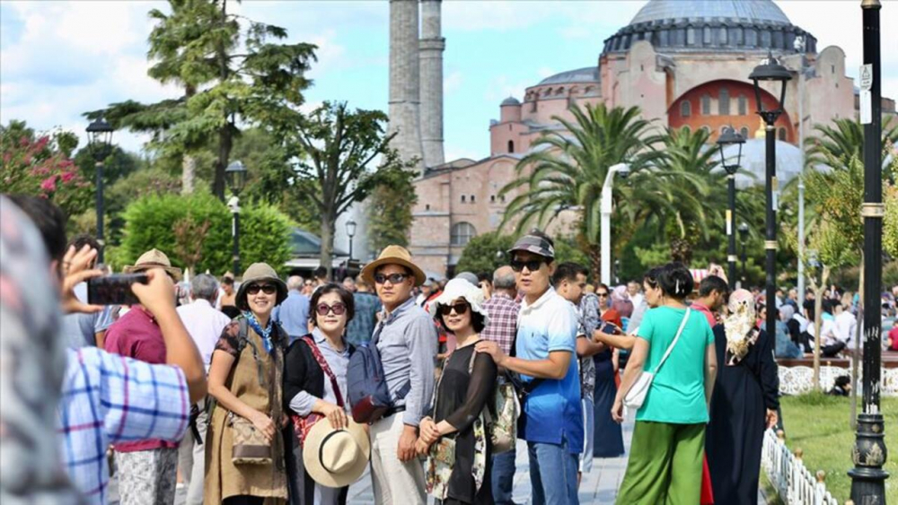 Vali Yerlikaya açıkladı: İstanbul'a gelen turist sayısı yüzde 10 arttı 1