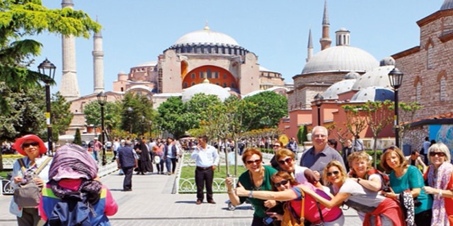 Vali Yerlikaya açıkladı: İstanbul'a gelen turist sayısı yüzde 10 arttı 3