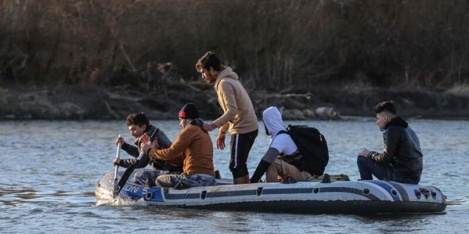 Geceden başlayan hareketlilik devam ediyor! Göçmenler karaya ayak bastı