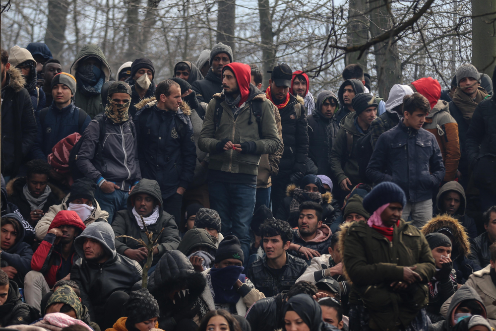 Göçmenlerin sınır kapısındaki bekleyişleri sürüyor 23