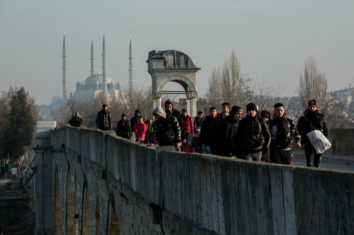 Göçmen yoğunluğu yaşanan sınır kapısında yeni gelişme 3