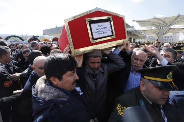 İdlib şehitlerine acı veda! Cenazedeki kareler yürekleri bir daha yaktı 8