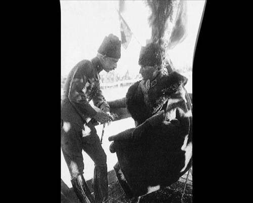 Ulu Önder Mustafa Kemal Atatürk'ün 18 yaşındaki fotoğrafı bulundu 16