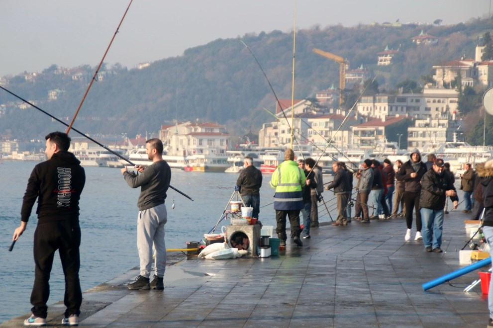 İstanbullular koronavirüse rağmen bugün de sahile akın etti 1