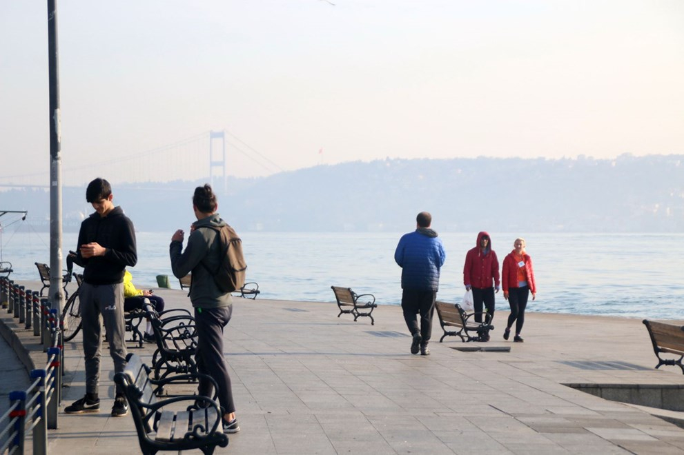 İstanbullular koronavirüse rağmen bugün de sahile akın etti 5