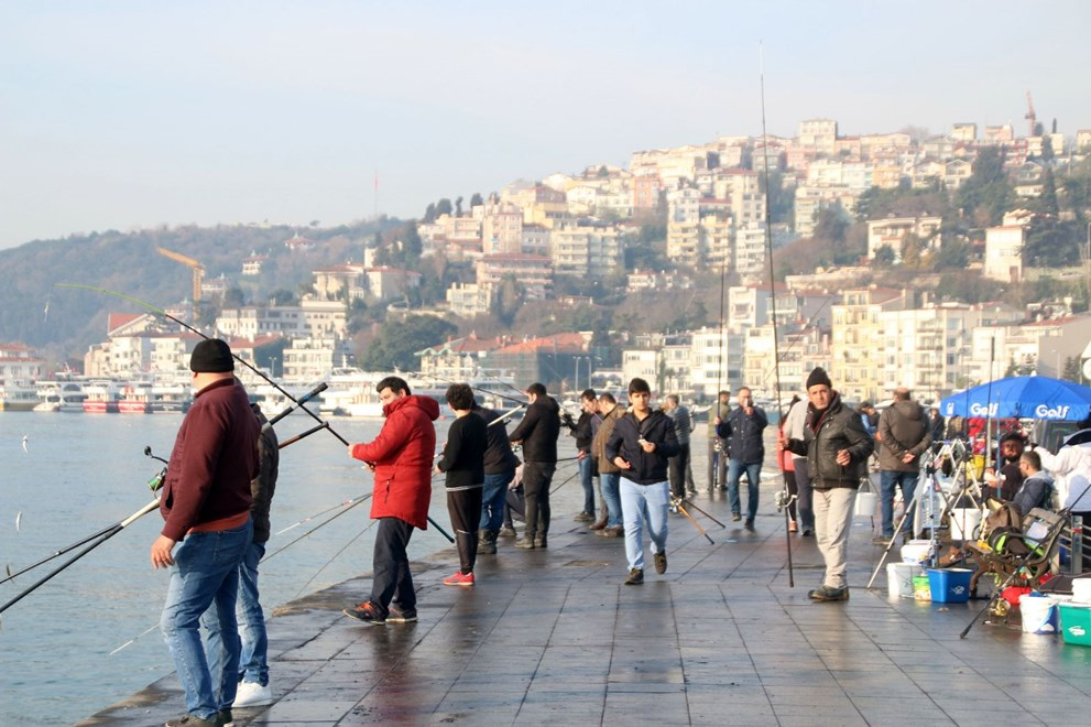 İstanbullular koronavirüse rağmen bugün de sahile akın etti 6