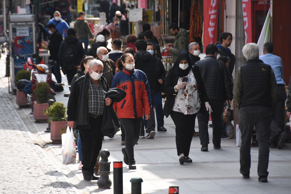 Eskişehir'de pes dedirten görüntüler! Sokaklar dolup taştı 1