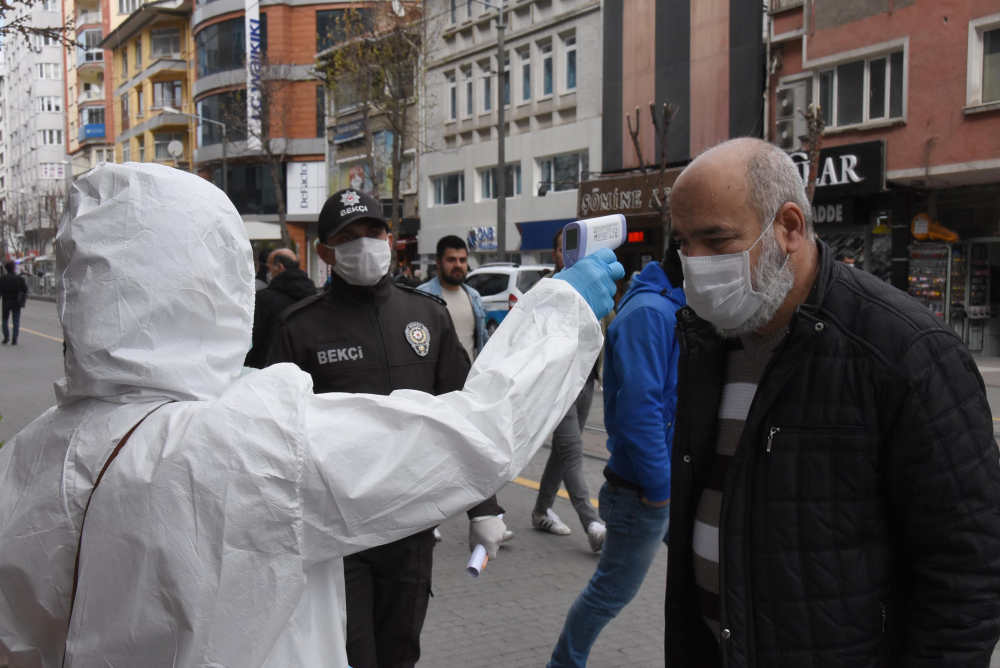 Eskişehir'de pes dedirten görüntüler! Sokaklar dolup taştı 6