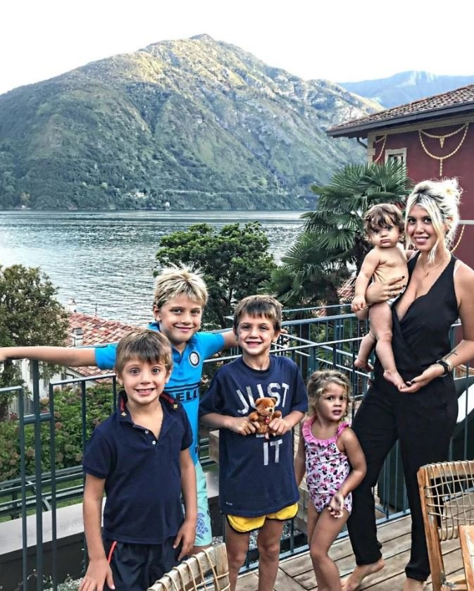 Wanda Nara ve Icardi için Como Gölü’nde tatil gibi karantina! 15