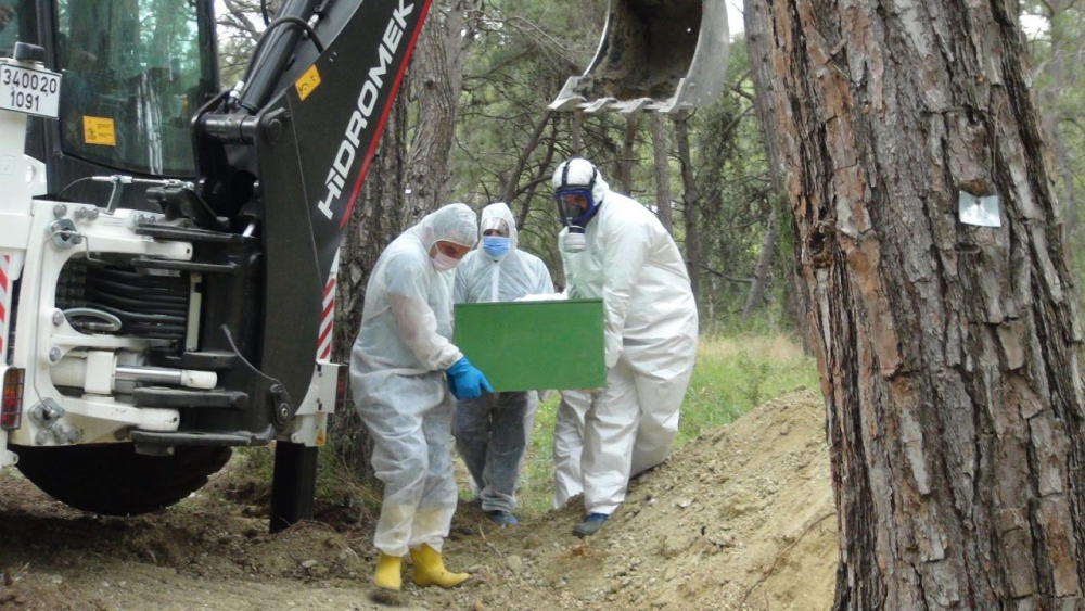 Antalya'da Kovid-19'dan ölen kişi böyle toprağa verildi 11