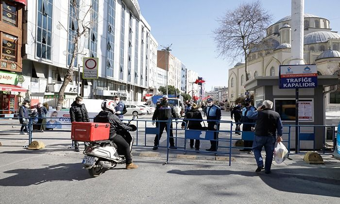 İstanbul'da koronavirüs önlemleri kapsamında yaya trafiğine kapanan cadde ve meydanlar 1