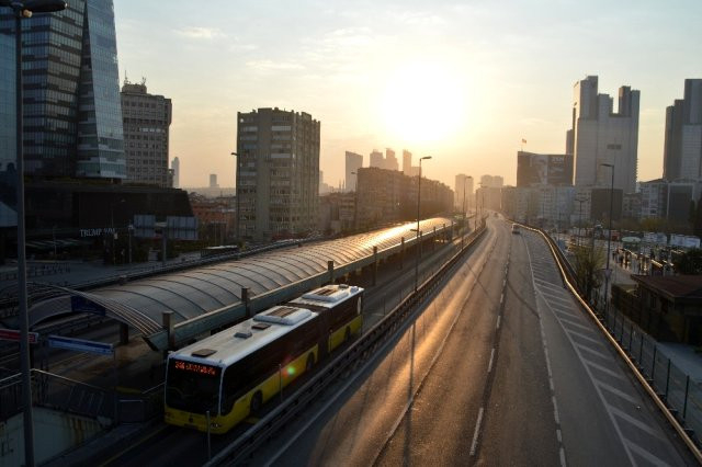 İstanbul'da bugün.. Yasağın ilk sabahı 3