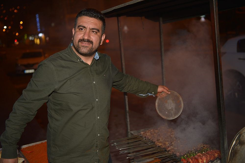 Sokağa çıkma yasağının bitmesiyle işte o şaşırtıcı manzaralar oluştu 12