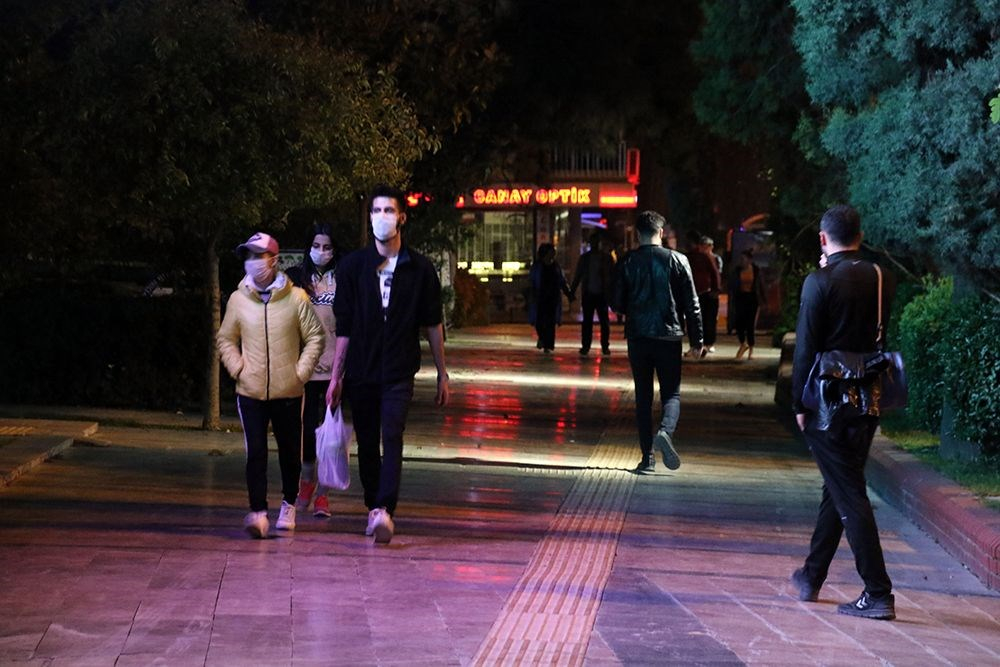 Sokağa çıkma yasağının bitmesiyle işte o şaşırtıcı manzaralar oluştu 7