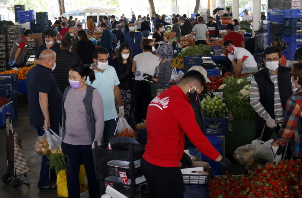 Sokağa çıkma yasağı bitti! Sosyal mesafe hiçe sayıldı 6