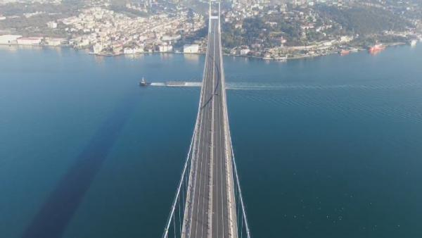 'Sokağa çıkma yasağı' başladı! 15 Temmuz Şehitler Köprüsü havadan görüntülendi 1